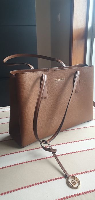 Vendo carteira Michael Kors