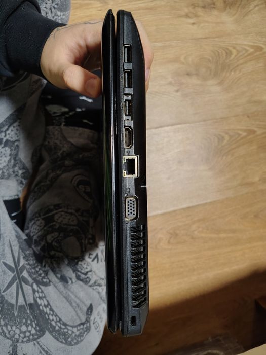 Ноутбук Lenovo 2011 року celeron 4gb ddr3 500gb hdd