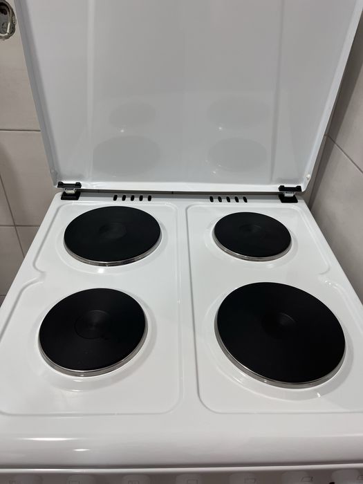 Продаю електро плиту Eleyus next