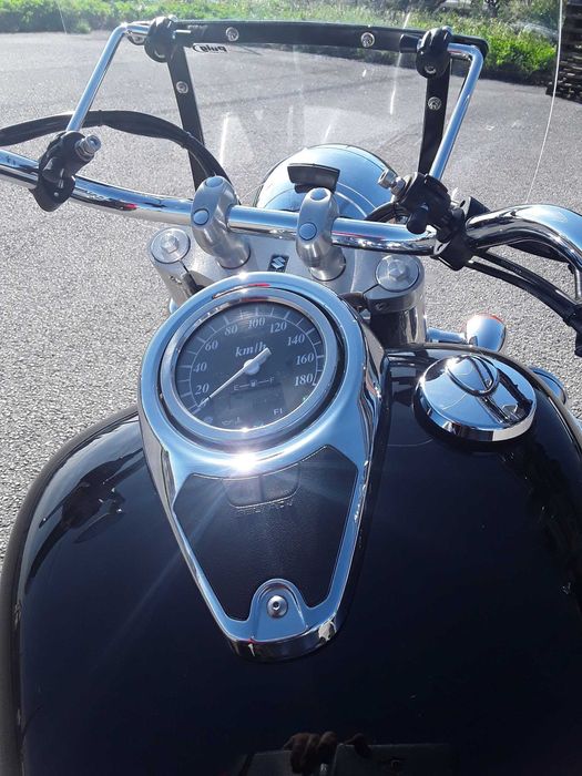 Suzuki VL800 Intruder só 18.000kms