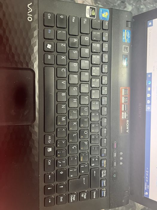 Lap top Sony VAIO VPCEG17FB  ótimo estado com carregador