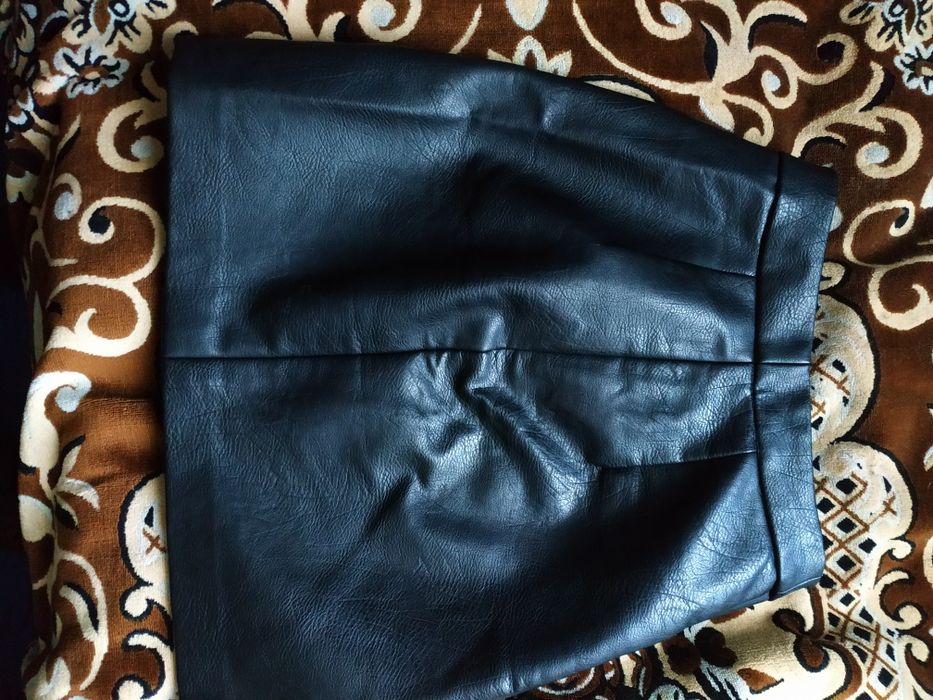 Жіноча юбка єко шкіра.Чудовий стан Б/У.