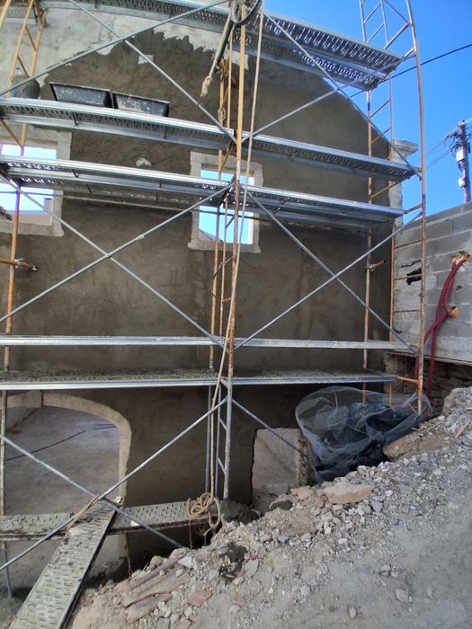 Construcao civil- Ladrilho capoto reboco alvenaria pinturas maquinas etc