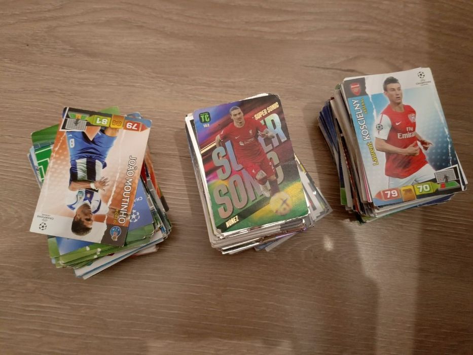 Karty kolekcjonerskie piłkarskie FIFA duży zestaw  350 sztuk