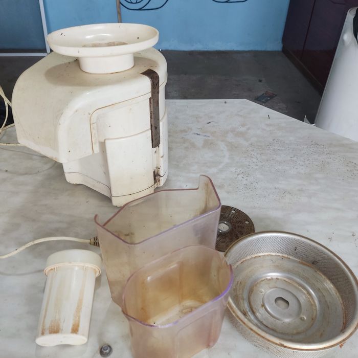 Продам соковижималку в робочому стані і повний комплект