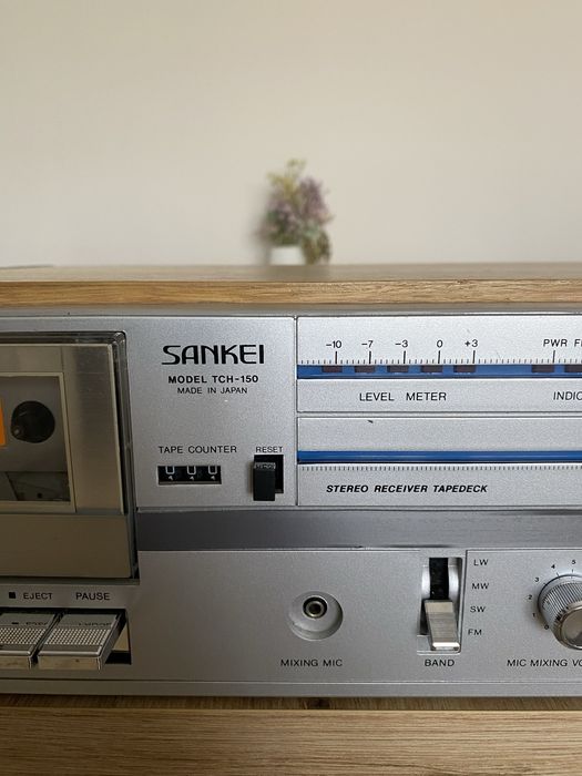 Radio magnetofon SANKEI