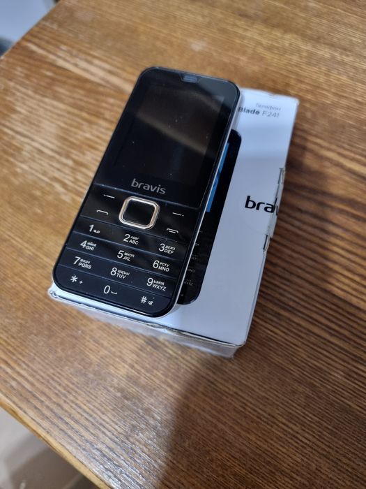 Продам Bravis F241 2sim