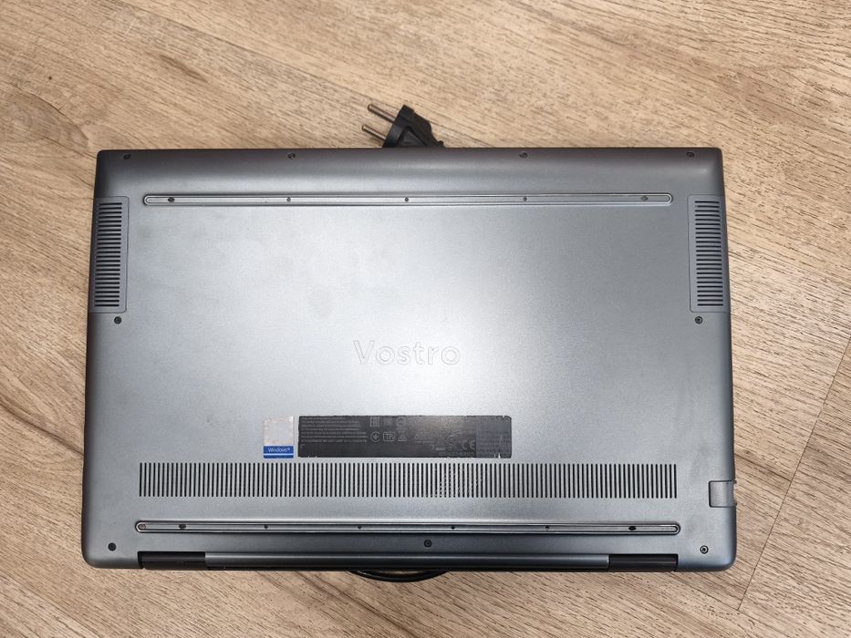 Laptop Dell Vostro 5590 i5 Win11