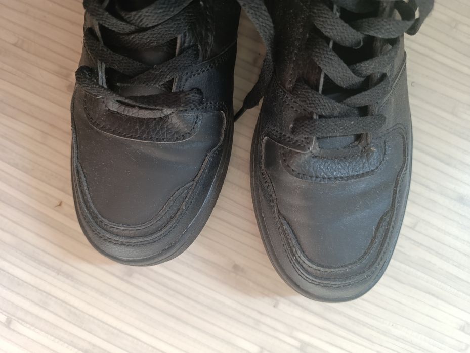 Високі кросівки р.38