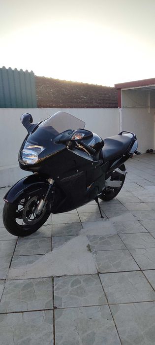 Honda CBR 1100 XX superblackbird