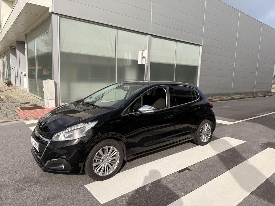 Peugeot 208 1.2 Allure 2019