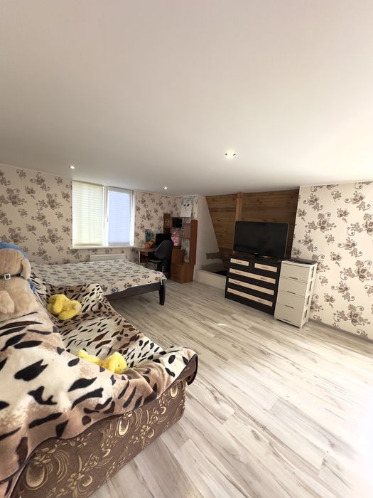 **Частина Будинку в Центр. Районі 157 кв.м. З Ремонтом!