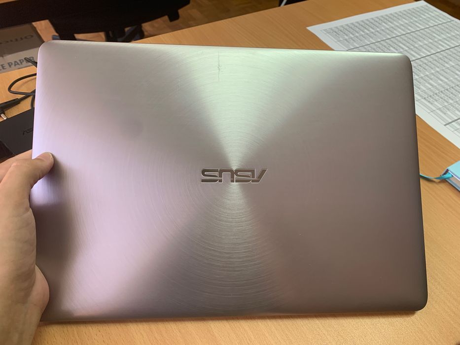 Vendo Portátil Asus 14" i3 7100u 4GB RAM 120GB SSD Cinzento