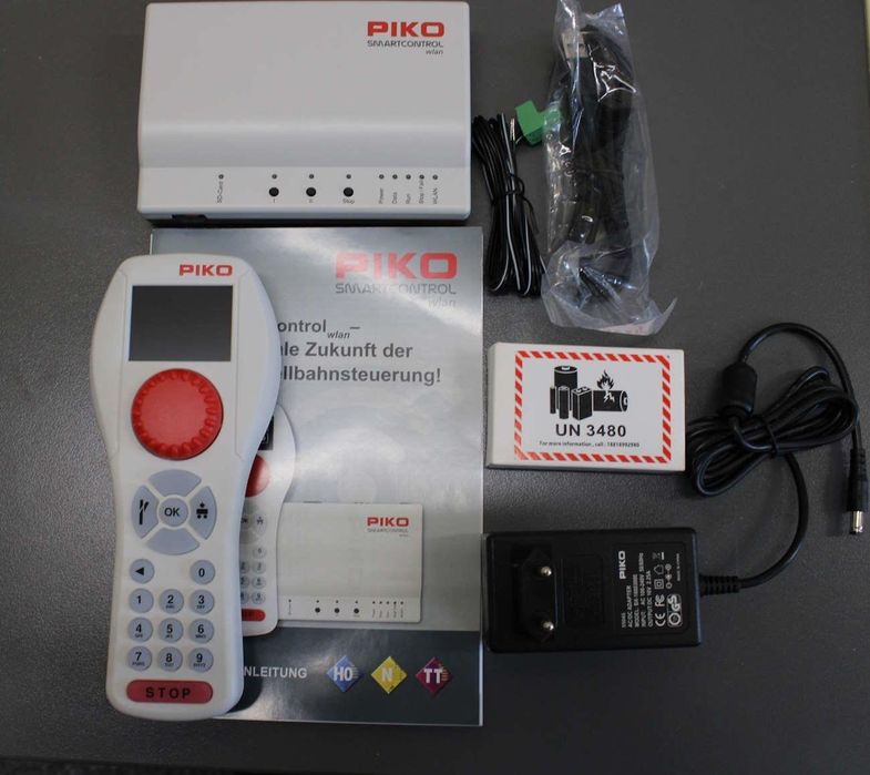 Цифровой центр управления PIKO 55821 + контроллер поезда PIKO SmartCon