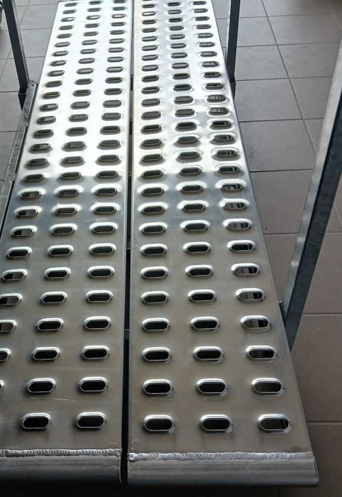 Najazdy- podjazdy 2500 x 315 x 69 mm. Ładowność 2500 kg