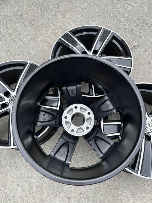 Легкосплавні диски Volkswagen Tuareg, Audi Q7 5*130R20