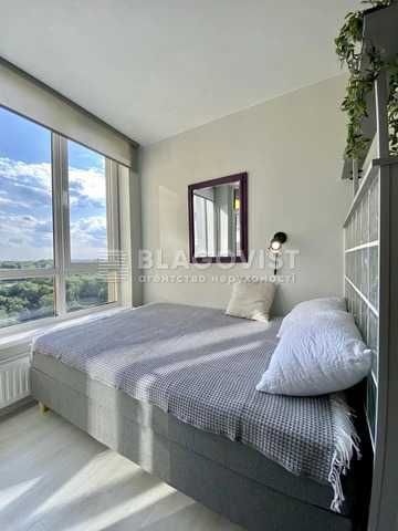 Продам ЖК Медовий 32 м с ремонтом   Кадетский Гай 10 .