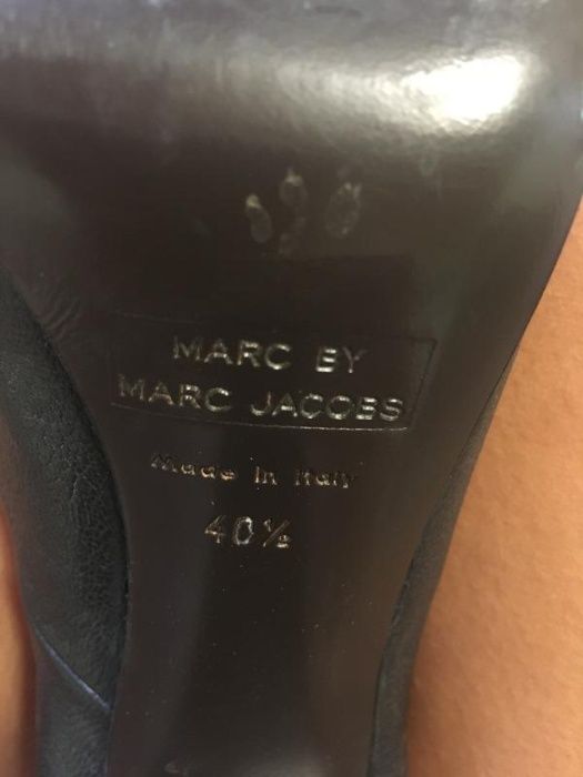 Фирменные кожаные сапоги Marc Jacobs