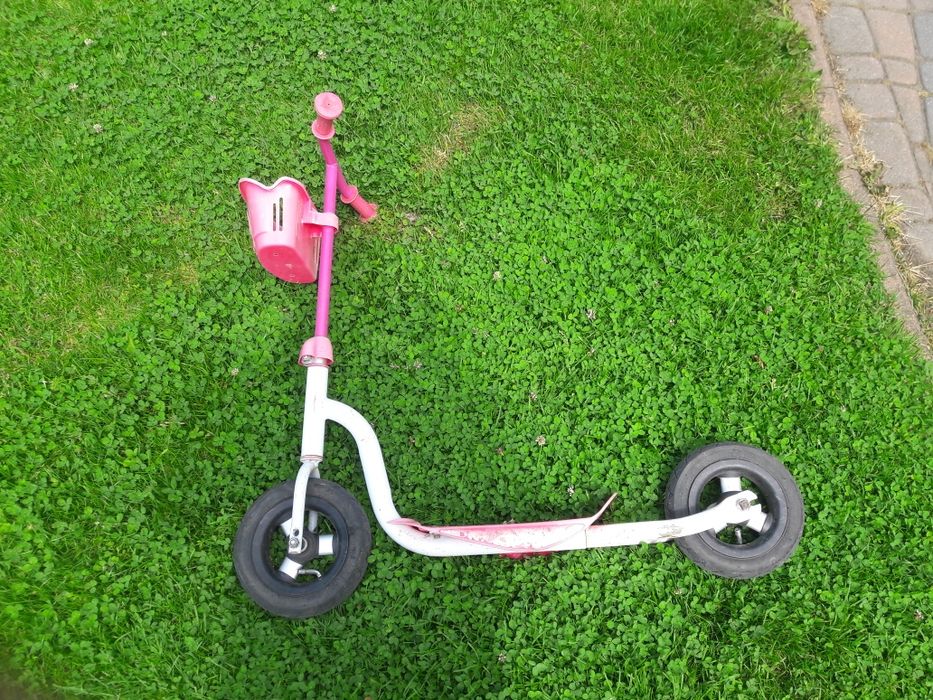 Hulajnoga na dętkowych kołach