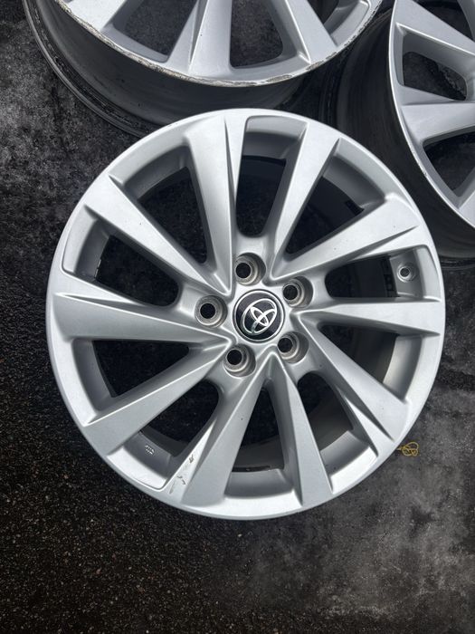 5/114.3 R17 Toyota Camry диски