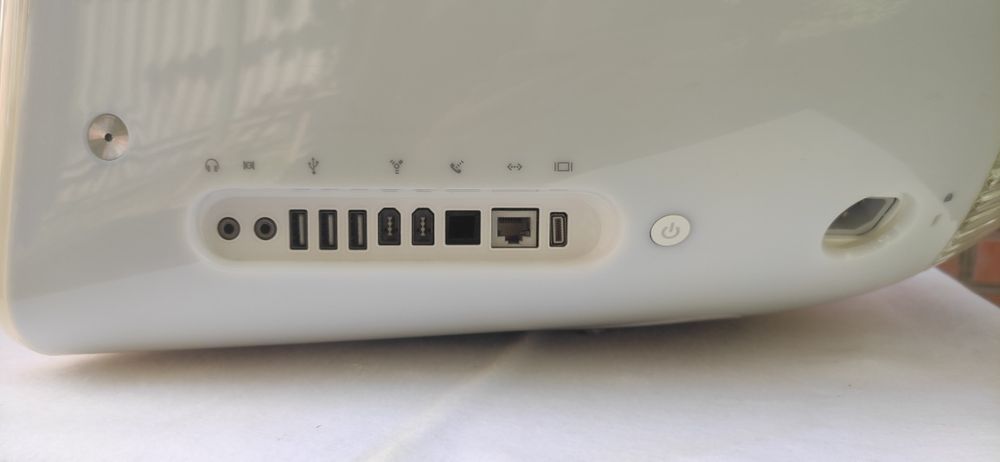 Моноблок Apple Emac 2002 року