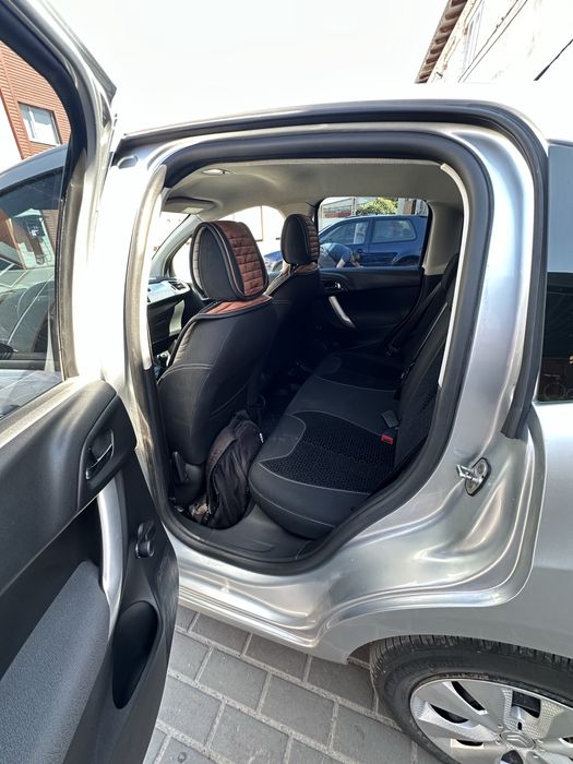 Оренда прокат авто лафет Flat out