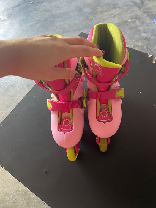Patins cor de rosa usados