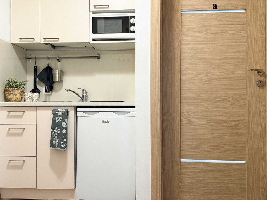 pokoje z aneksem kuchennym i łazienką na wyłączność, dla jednej osoby, Katowice-Ligota, 4 minuty od uczelni, ogród, parking,