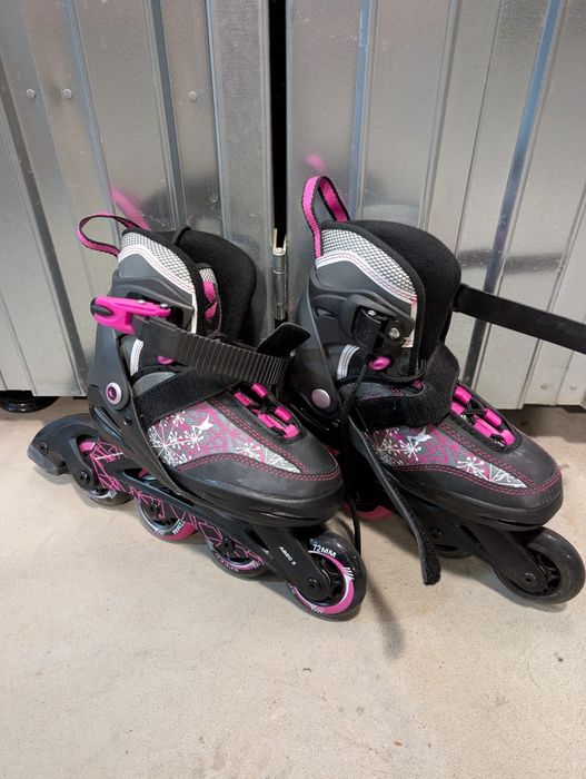 Rolki regulowane CRIVIT 33-37 | ABEC 5, 72mm, Cena: 70 zł.
