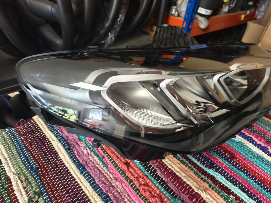 Farol direito Led BMW serie 2 sport Tourer G06
