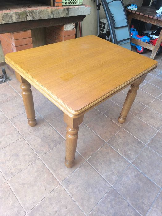 Mesa de madeira extensível