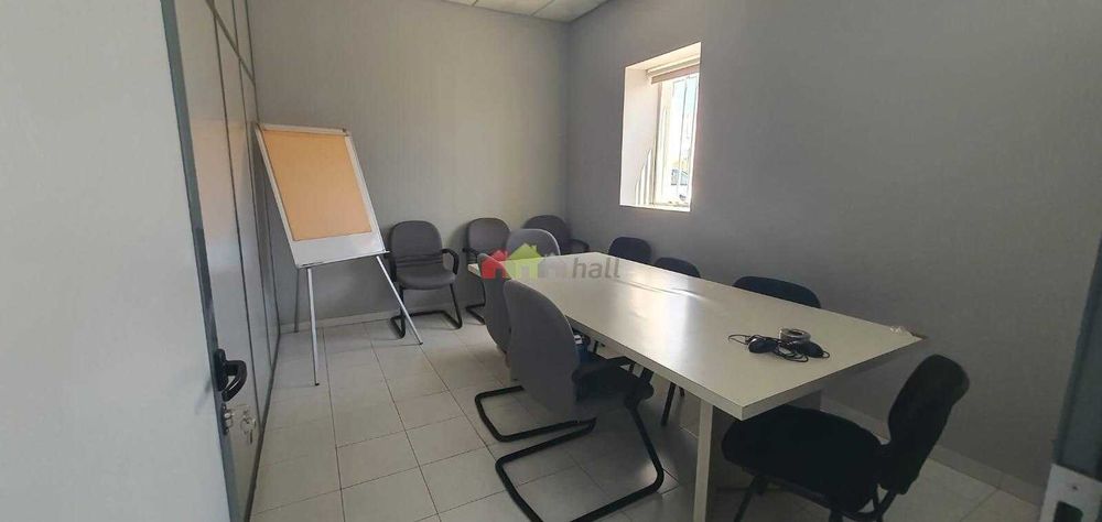 Escritório, Espaço Comercial ou Armazém polivalente no Montijo