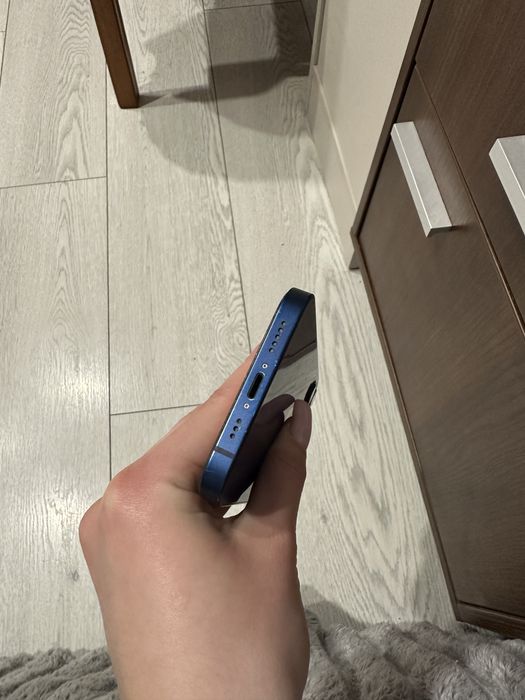 продам iPhone 12 64GB