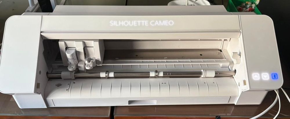 Selling CAMEO 4 Cutting Plotter432274554655887361