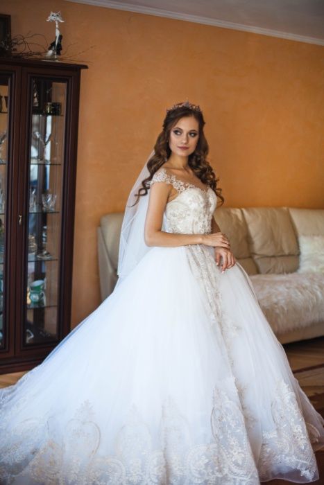 весільна сукня біла