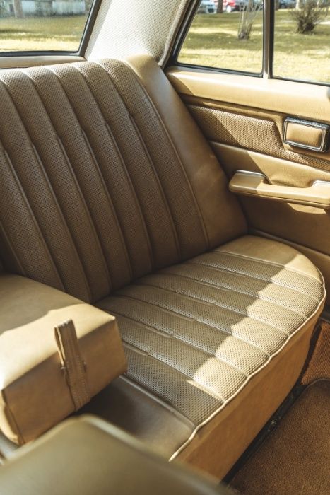 Aluguer de Carros classicos para Casamentos - Mercedes de 1975