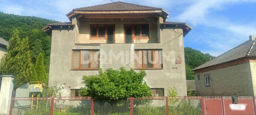 Продаж 3-х поверхового будинку в Рокосові