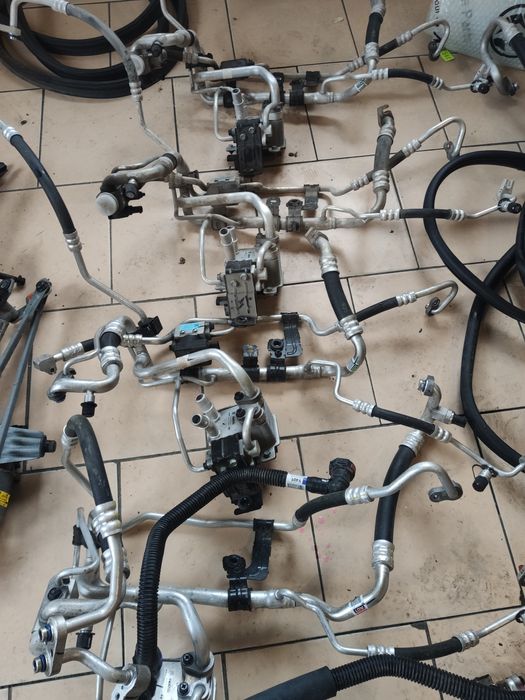 KIA EV6 Розпродаж! трубки, шланги, повітряпроводи є все