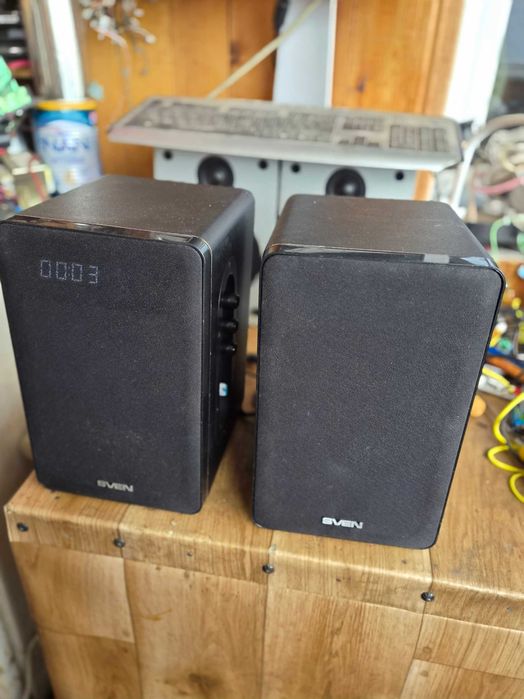Компьютерные колонки SVEN SPS-710 с элементами мультимедия в отличном состоянии.