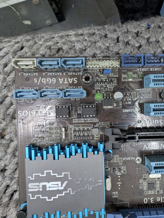 Asus p8b75-v + 16Gb DDR3 + Xeon E3 1245v2 (аналог i5-2400) КОМПЛЕКТ