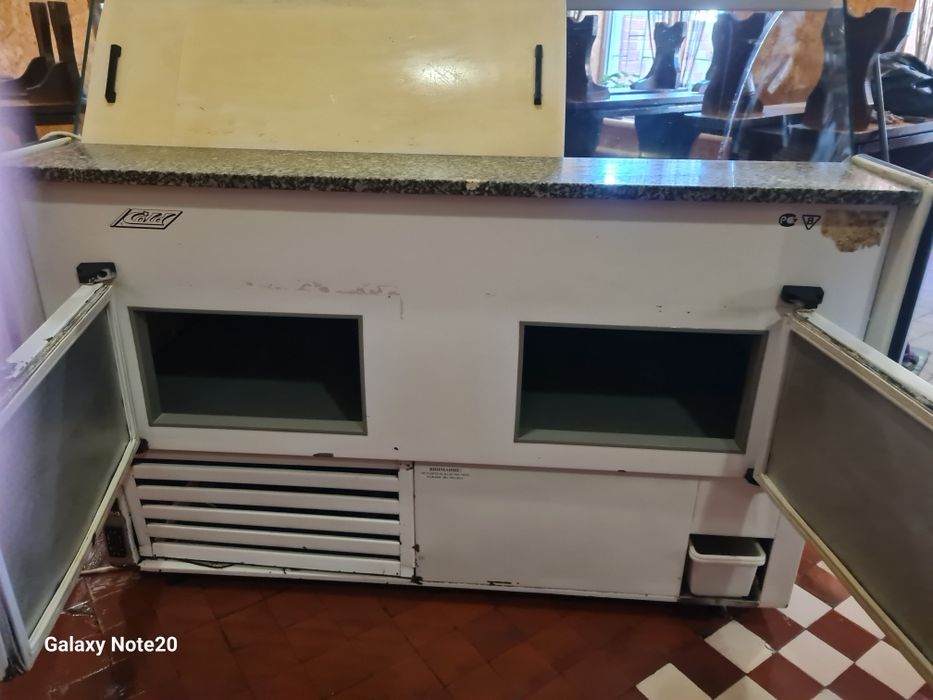 Терміново продам холодильну вітрину
