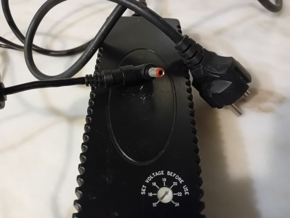 Adaptador Universal de Notebook/Portátil König Computer