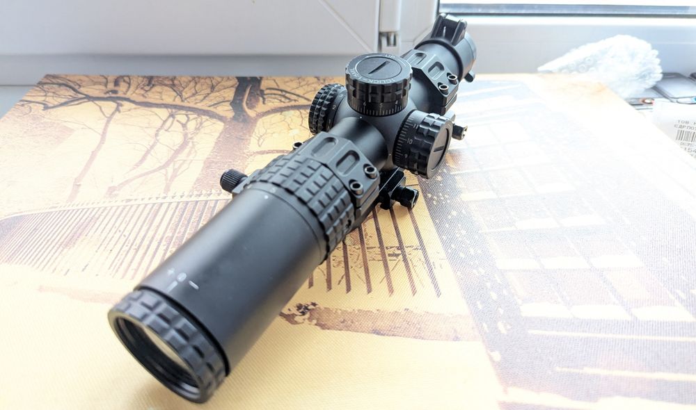 Оптичний приціл загінник 1-5х24 з підсвіткою + кріплення Geissele