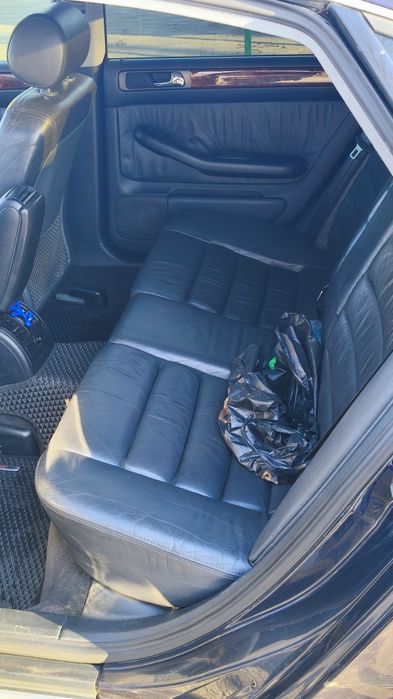 Автомобіль Audi A6