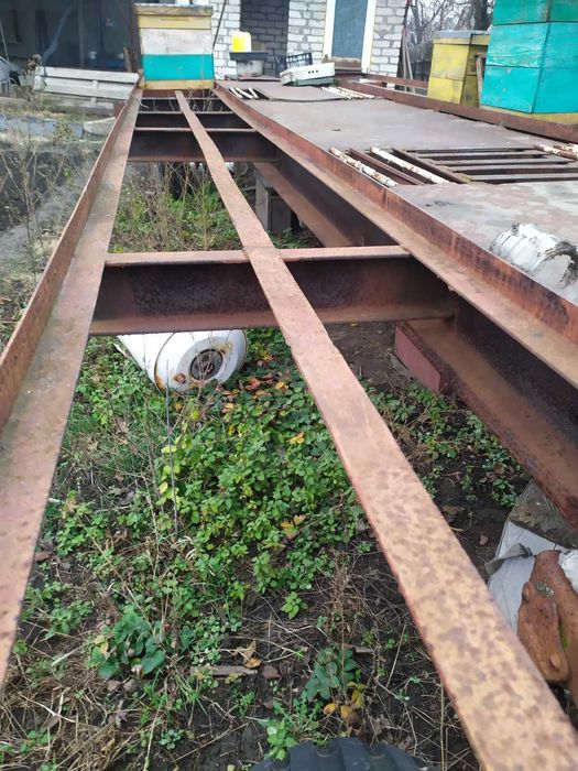 Тракторний причіп під пасіку