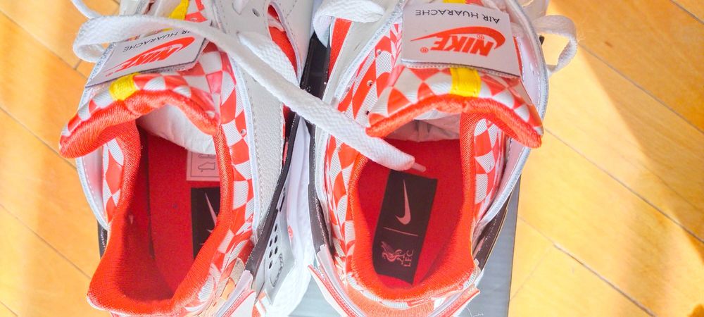 Buty sportowe Nike AIR HUARACHE PRM QS r. 45 Liverpool UEFA FIFA