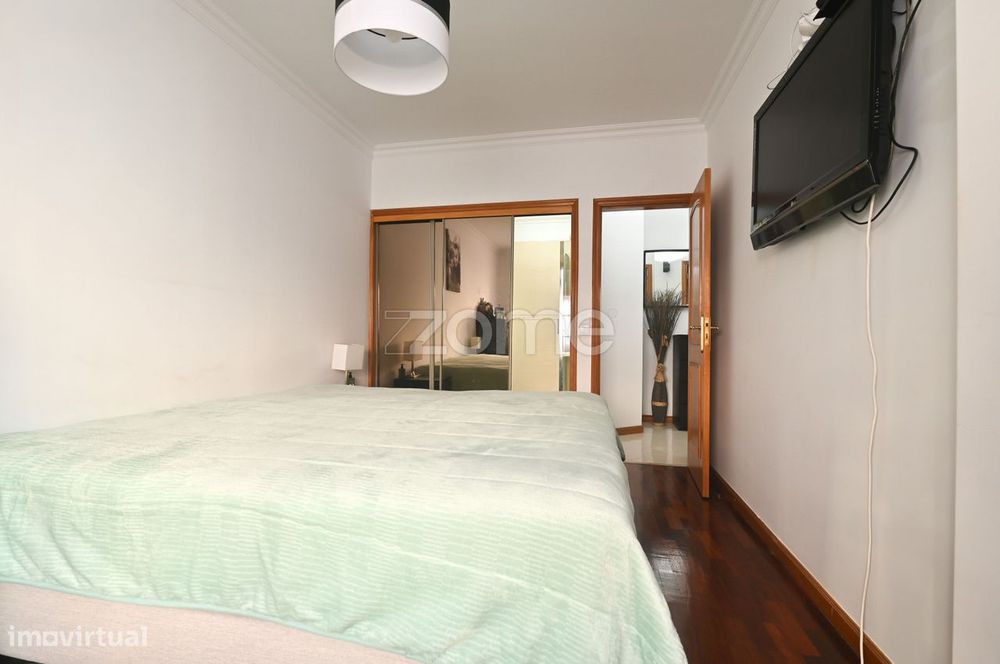 Apartamento T3 com parqueamento | Urbanização da Cavaleira, Algueir...