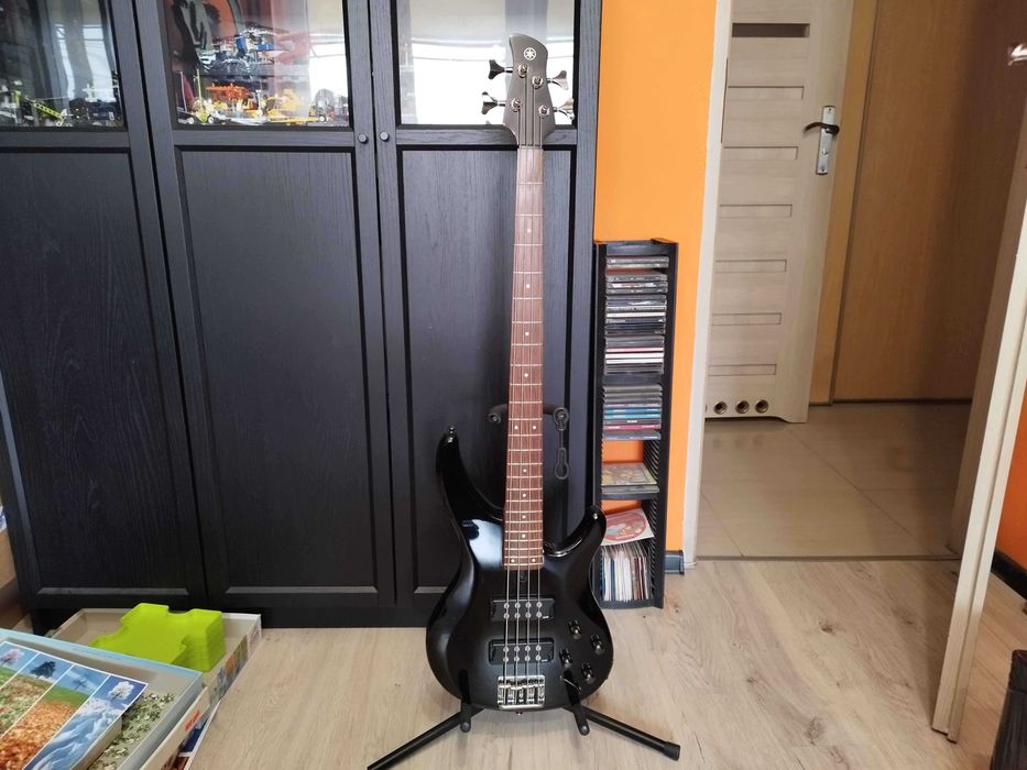 Gitara Basowa Yamaha TRBX304 (Czarny Połysk) – Stan BDB, Performance EQ!
