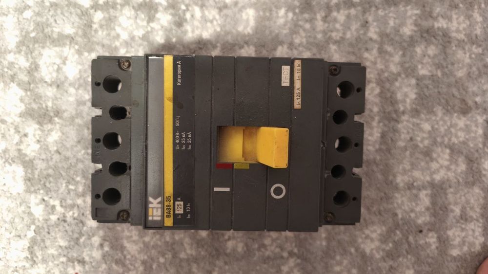 Автомат силовий IEK 88-35 125 А, трьохполосний