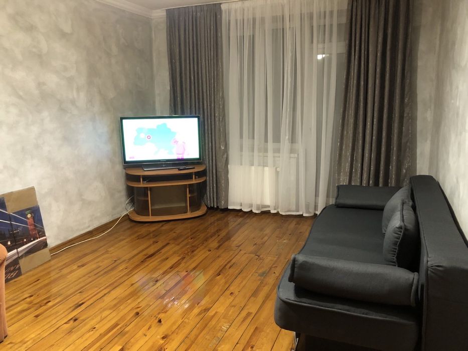 Подобова 2к в центрі міста